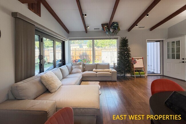 Building Photo - 4337 Coolidge Ave