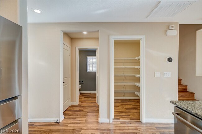 Building Photo - 2054 Waterlily View St
