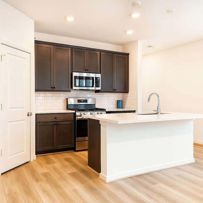 Building Photo - 9638 Lily Vis Ln