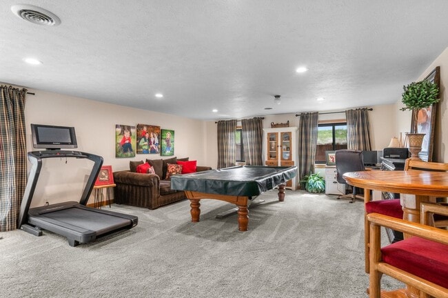 Building Photo - Sedalia Oasis on 8+ Acres