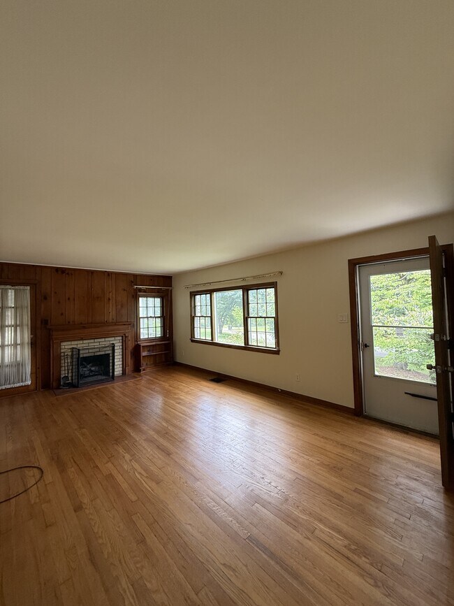 Building Photo - 312 N Chilhowee Dr