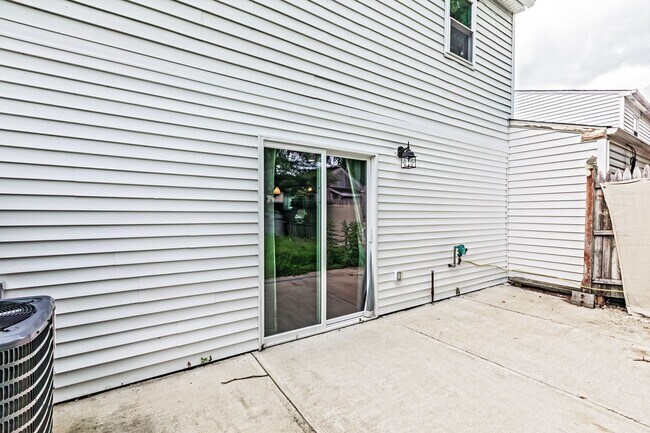 Building Photo - 117 E Beaver Ct