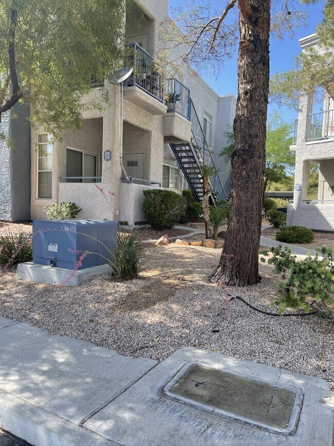 Building Photo - DOWNSTAIRS GREEN VALLEY CONDO | COVERED PATIO | COMMUNITY POOL + FITNESS CENTER