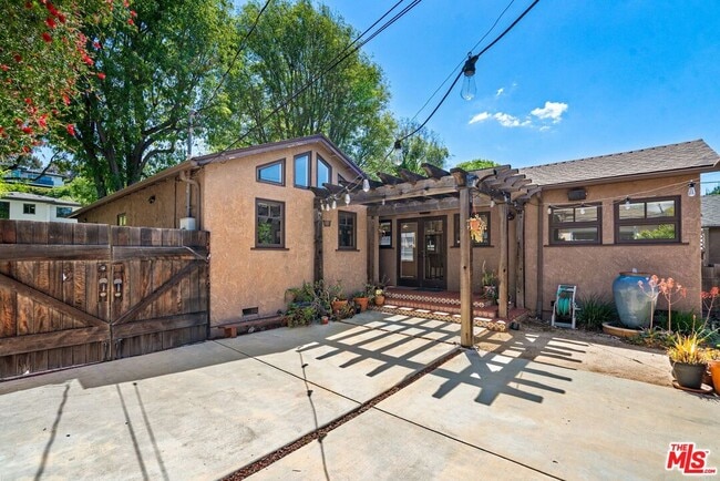 Building Photo - 2411 Castle Heights Ave