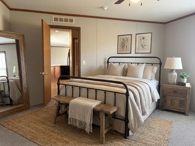 Building Photo - 2131 Windover Dr