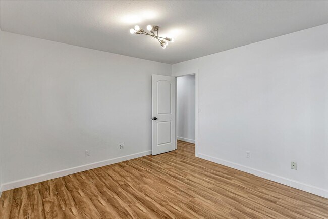Building Photo - 1680 Chestnut St