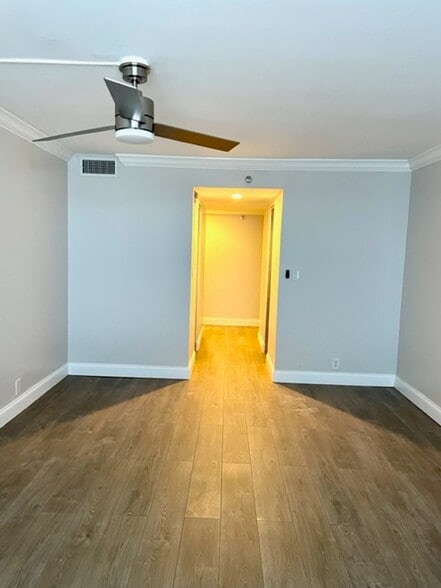 Master - 400 E Colonial Dr