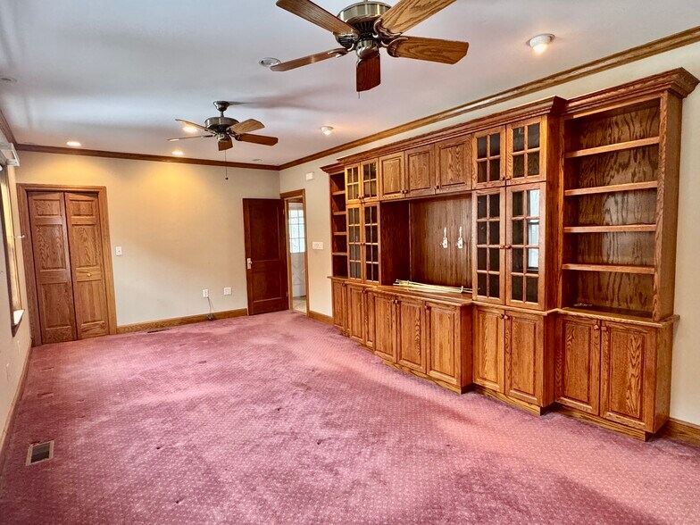 Building Photo - 41 Rich St