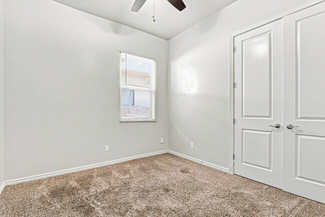 Building Photo - 3203 Red Orchard Dr