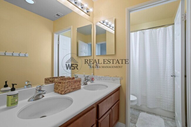 Building Photo - 16704 Fox Trot Ln