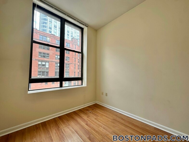 Building Photo - 81 Essex St