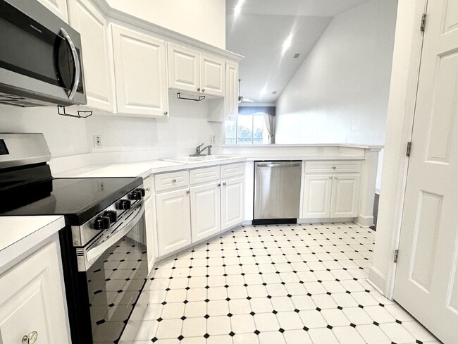 Building Photo - Gated Grasslands Community - 3/2 with a Balcony