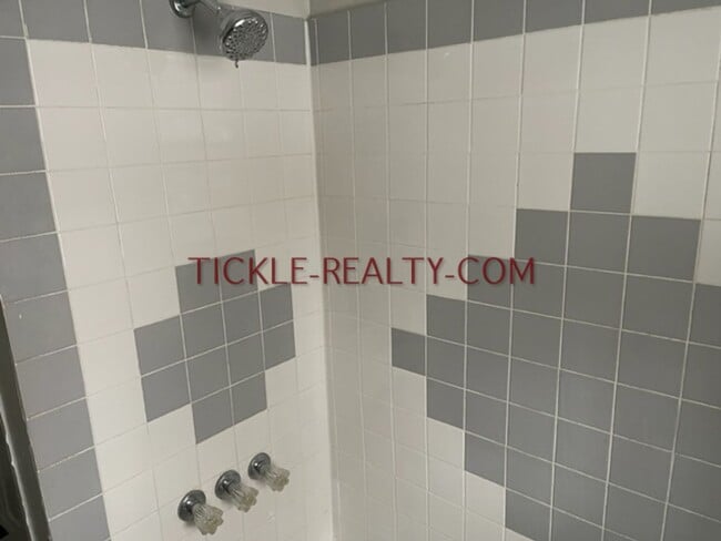 Building Photo - 450 Meigs-VR