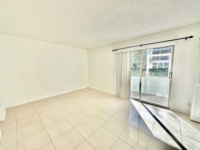 Building Photo - 55 Fanshaw B