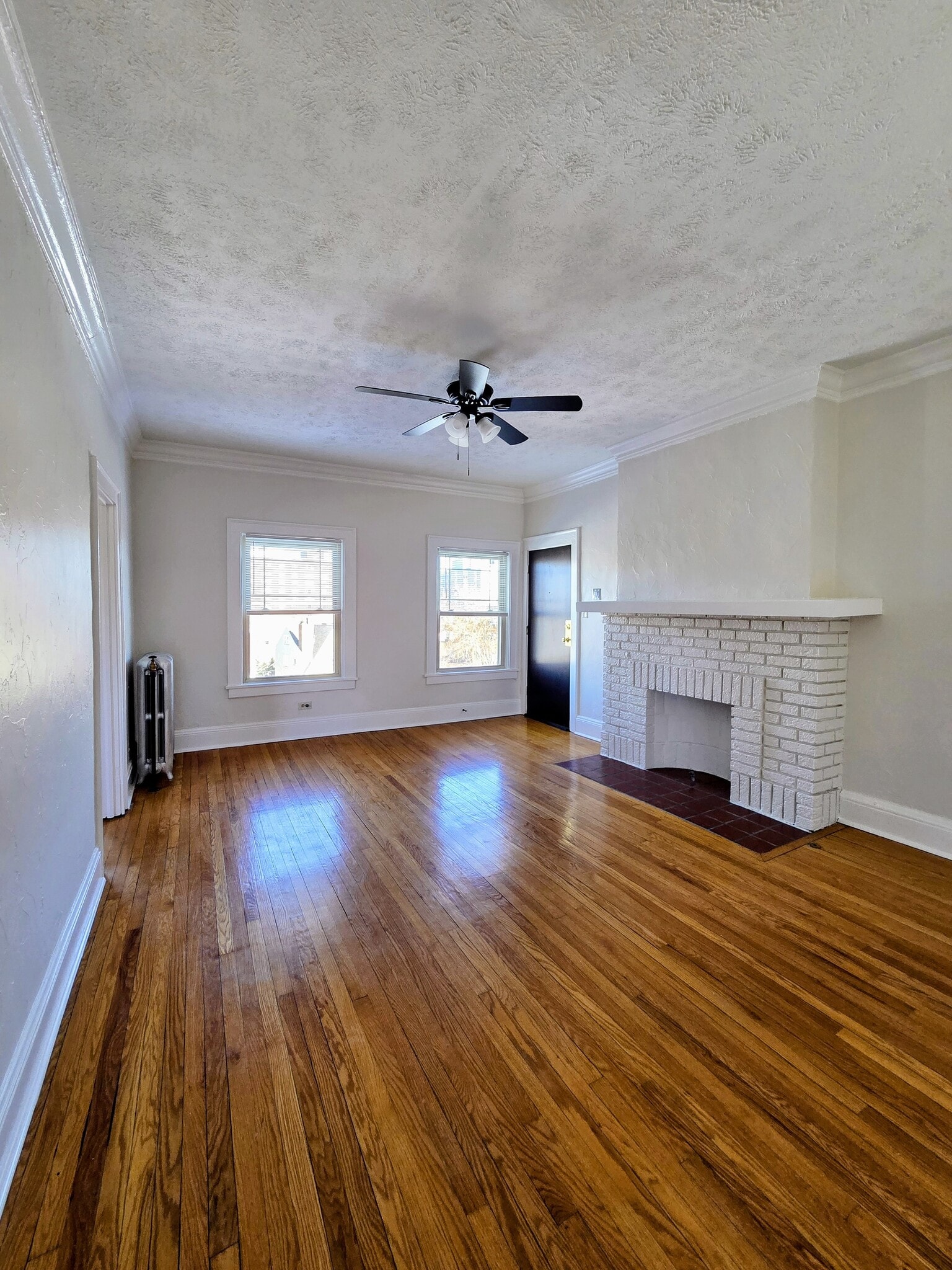 Living room - Virginia Apartments