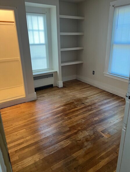 Building Photo - 46 N Main St