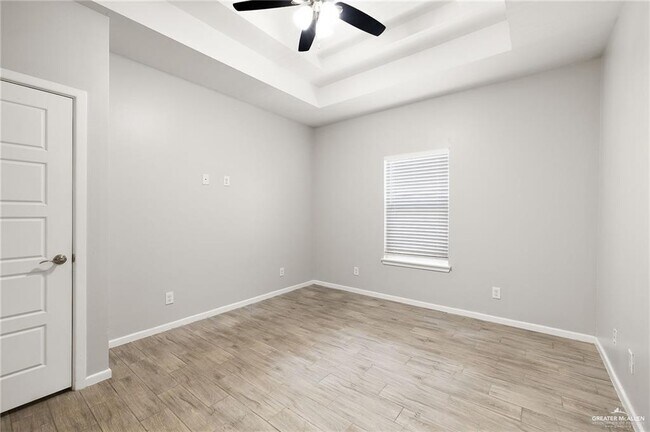 Building Photo - 10 S Colt Ln
