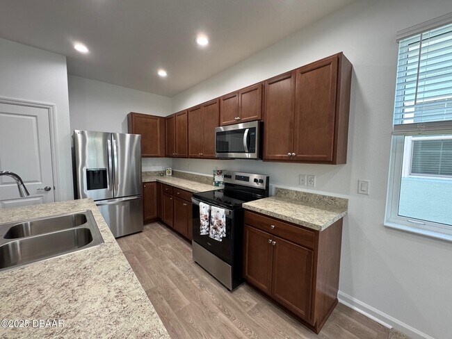 Building Photo - 353 Gypsy Palace Ln