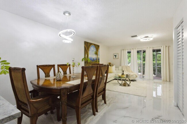 Building Photo - 368 Waterside Dr