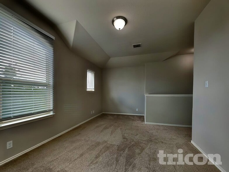 Building Photo - 240 Dragon Ridge Rd