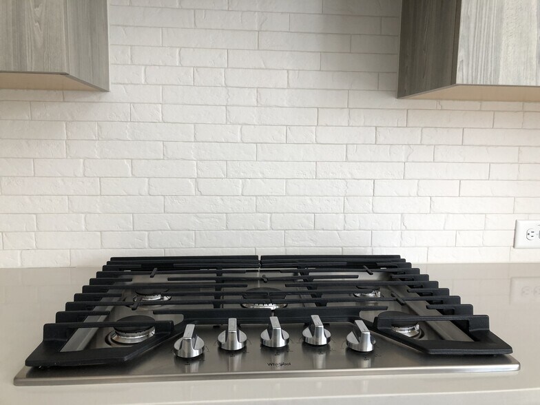 Building Photo - 6604 Sterling Dr