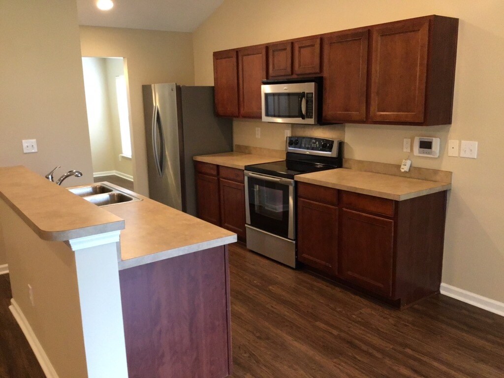 Building Photo - 5069 Carrington Ct