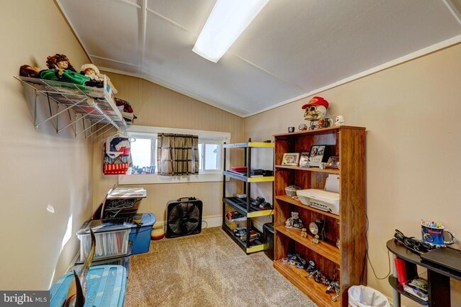 Building Photo - 220 Hazel Ave