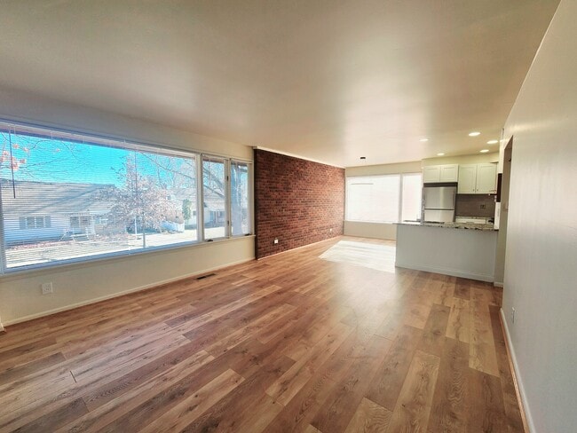 Building Photo - Drummond Flats