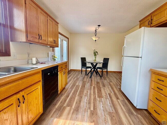 Building Photo - 33124 W 87th Terrace