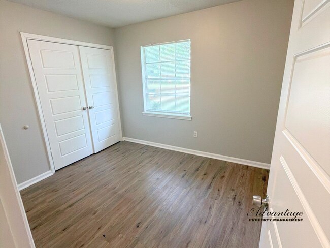 Building Photo - Very Nice Newly Renovated Home in Westwood