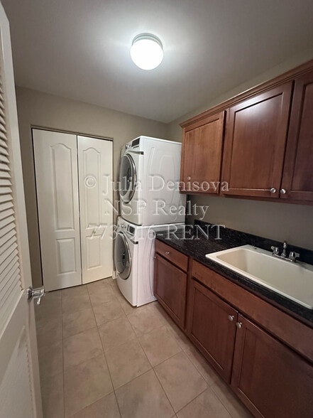 Building Photo - 1 Itasca Pl