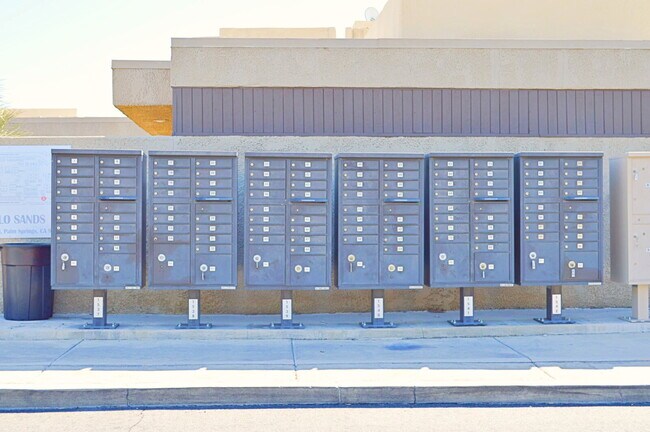 Building Photo - "Spacious 960 Sq Ft Studio Oasis in Vibrant Palm Springs!"