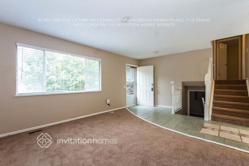 Building Photo - 13007 E Florida Dr