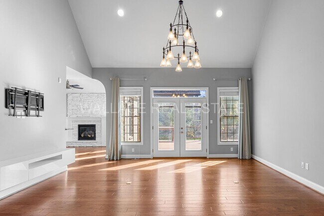 Building Photo - GORGEOUS 4 BEDROOM IN HARDIN VALLEY!!!!