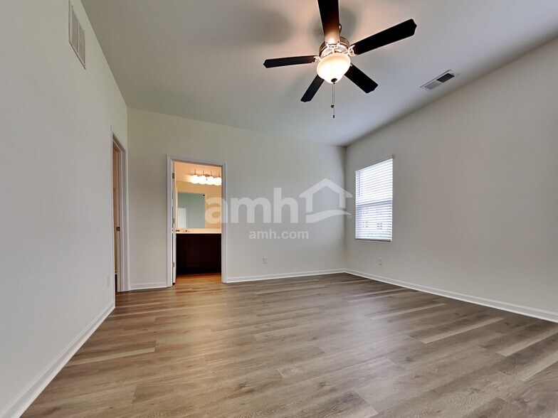 Building Photo - 219 Orion Way