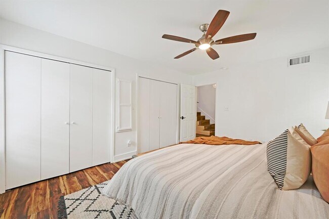 Building Photo - 3405 Santa Fe Dr