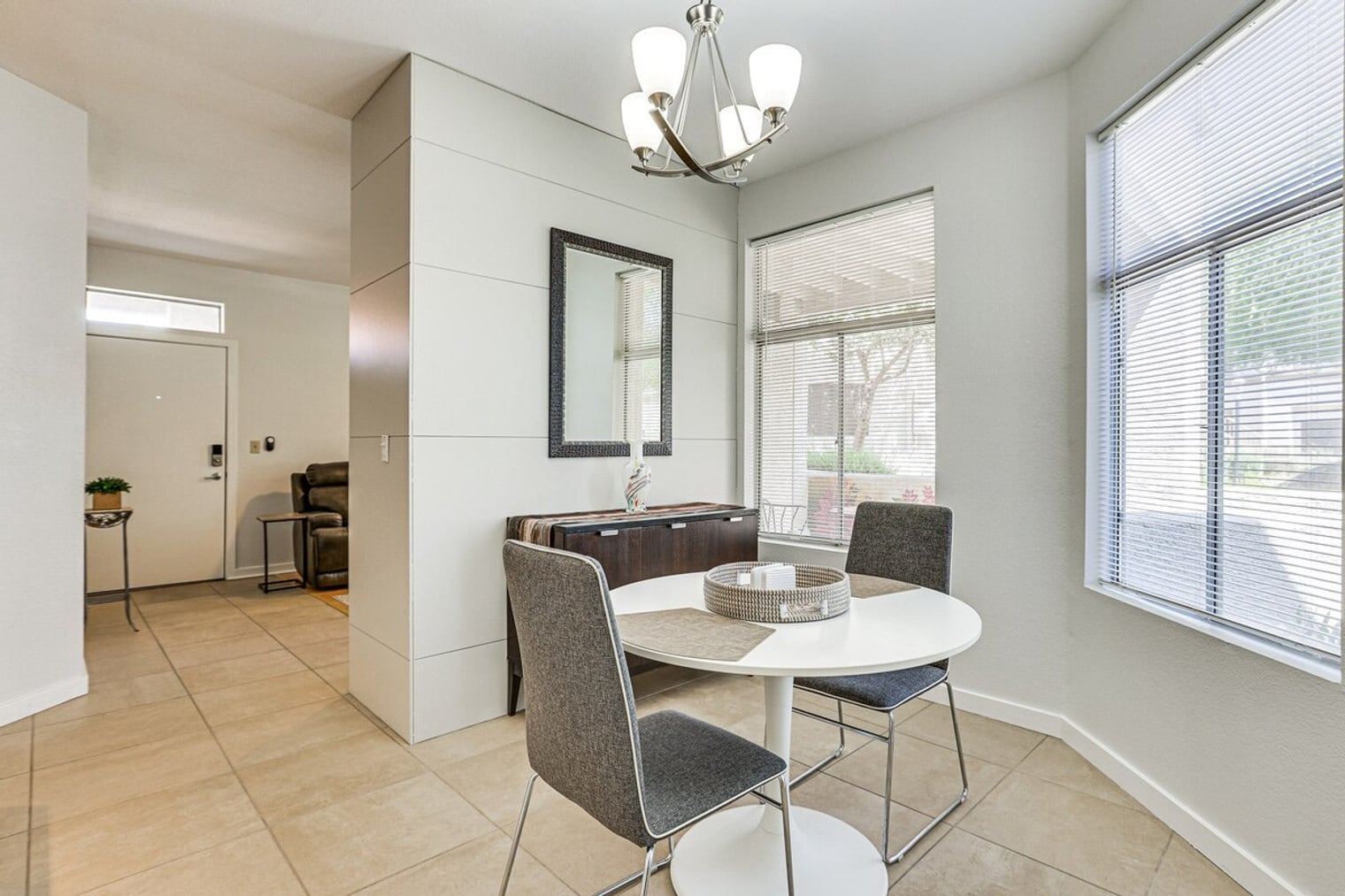 Building Photo - 11375 E Sahuaro Dr