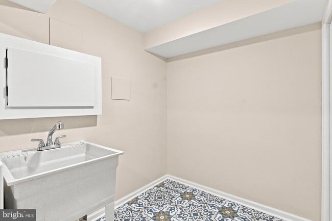 Building Photo - 11414 Bronzedale Dr