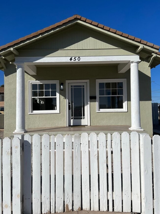 Building Photo - 450 S 2nd Ave