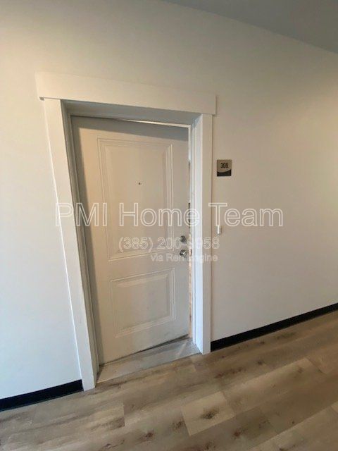 Building Photo - 2874 Kiesel Ave