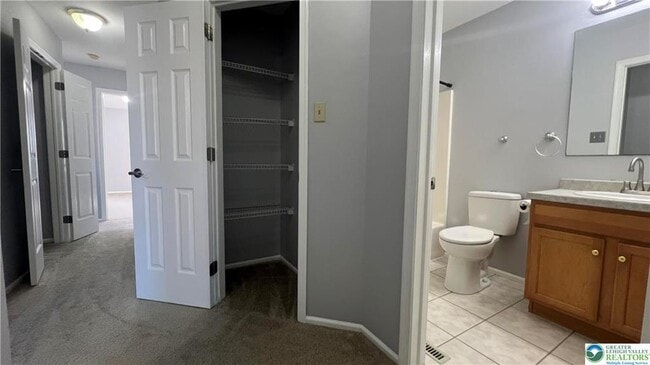 Building Photo - 1732 Pinewind Dr