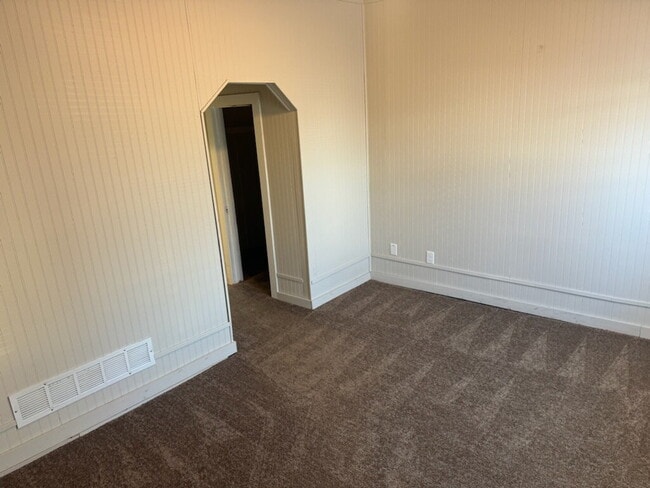 Building Photo - Single Level 1 Bedroom Apartment