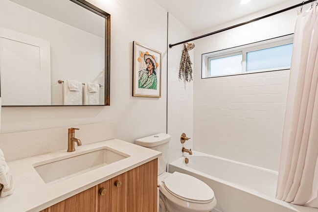 Building Photo - Luxury 3BD, 2.5BA Sloan's Lake Home with Top Floor Flex Room