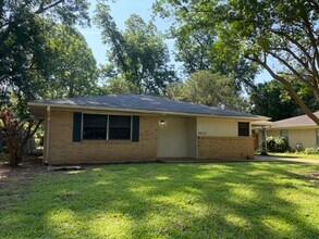 Building Photo - Gorgeous 3 Bedroom Remodeled Home