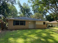 Building Photo - Gorgeous 3 Bedroom Remodeled Home