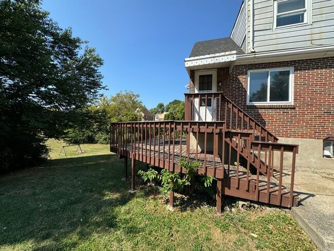 Building Photo - DELHI - Adorable 3bed 2ba brick cape cod