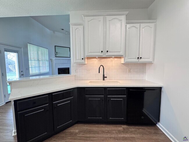 Building Photo - 104 Sir Patrick Way