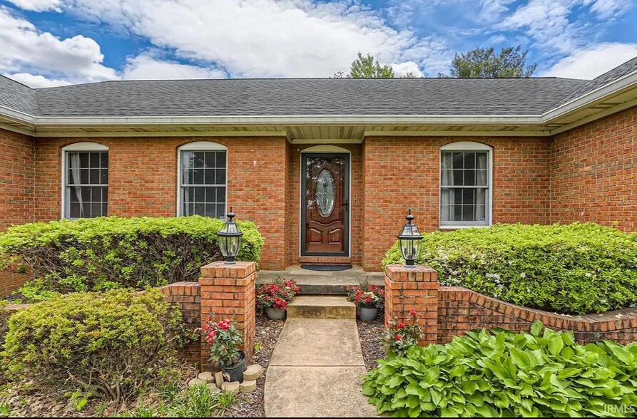 Building Photo - 10377 Chippewa Dr