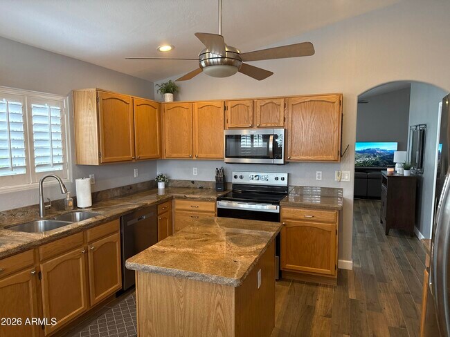 Building Photo - 4052 E Chaparosa Way