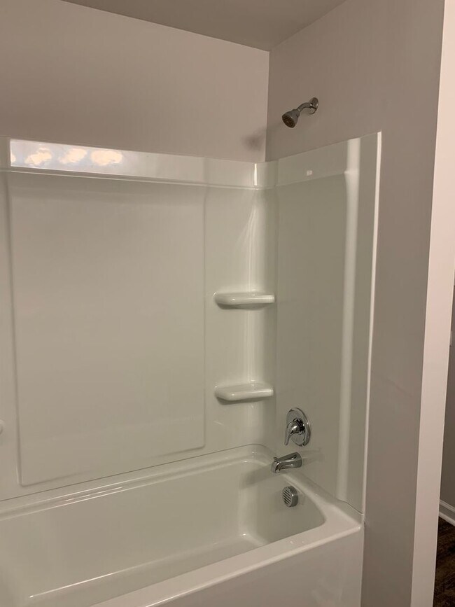 Building Photo - GET IT NOW!   New Three Bedroom | Two Bath Home in Cherokee Bend